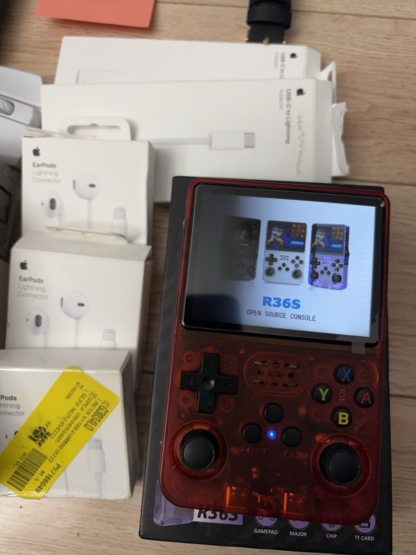 Assorted Electronics Lot gallery